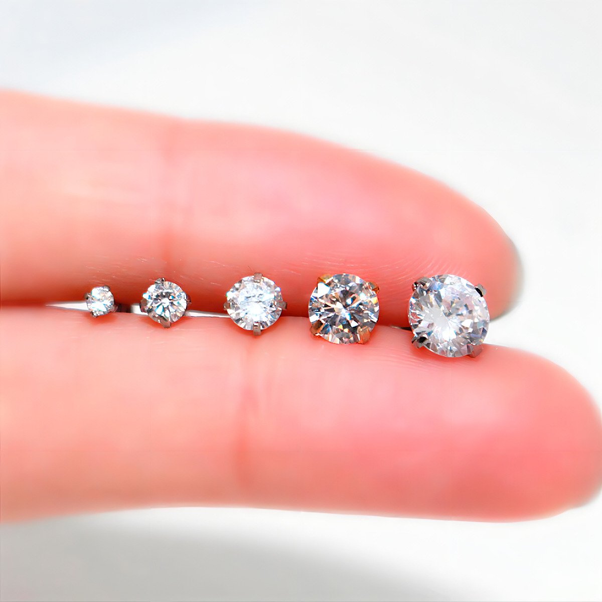 Brincos Ponto De Luz Zirconia Aco Cirúrgico Jú Folheados Prateado